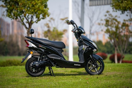 Scuter electric, baterie litiu detasabila, motor 1800W, negru - Hawk