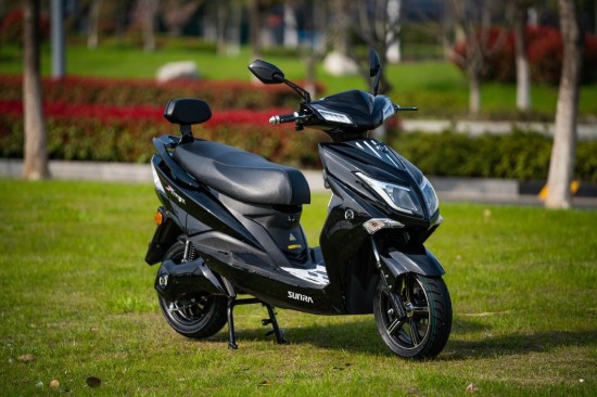 Scuter electric, baterie litiu detasabila, motor 1800W, negru - Hawk