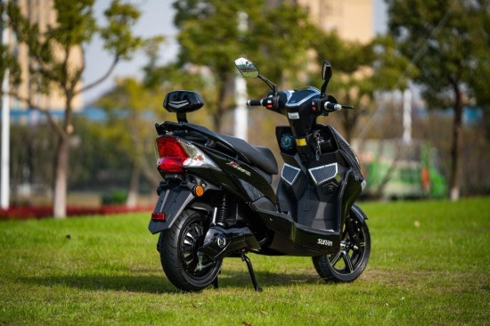 Scuter electric, baterie litiu detasabila, motor 1800W, negru - Hawk