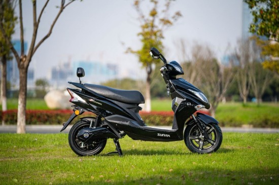 Scuter electric, baterie litiu detasabila, motor 1800W, negru - Hawk