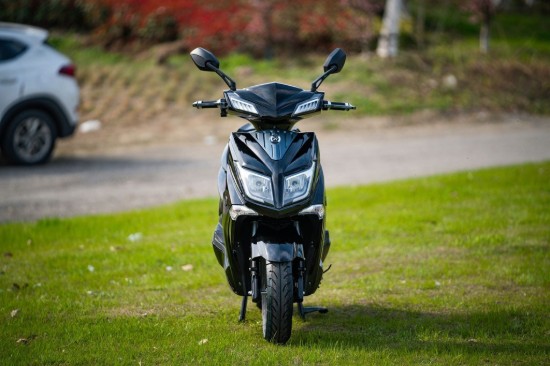 Scuter electric, baterie litiu detasabila, motor 1800W, negru - Hawk
