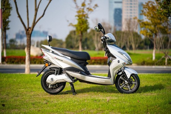 Scuter electric, baterie litiu detasabila, motor 1800W, argintiu - Hawk