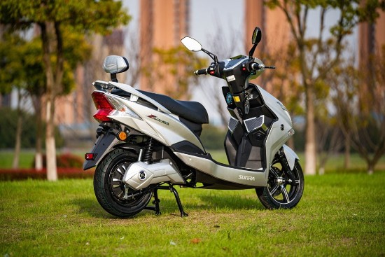Scuter electric, baterie litiu detasabila, motor 1800W, argintiu - Hawk